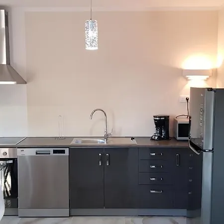 Luka Apartment *