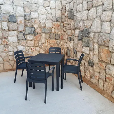 Luka Apartment