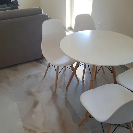 Luka Apartment *